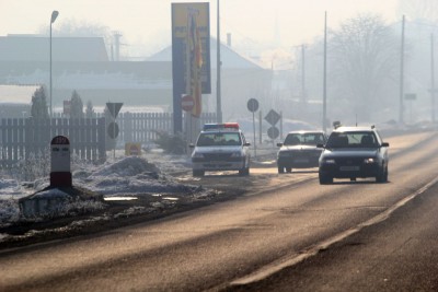 Unul din multele radare intalnite pe drum. De fapt astia stateau la "linie continua" si culmea, aveau activitate. Erau melteni care ii durea in c.r de ceilalti si depaseau in nesimtenie. Doar ca jos... surprizaaa:)