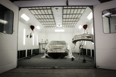 Cabina de vopsitorie moderna, materialele folosite fiind de o foarte buna calitate, cu rezistenta in timp.