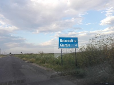 Si normal, traditionalul " Beli-mi-ati venit in Romania" :)